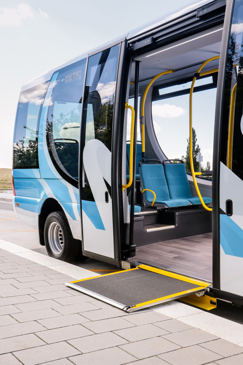 Minibus Diesel - DIETRICH VEHICULES - City 23 avec rampe PMR.