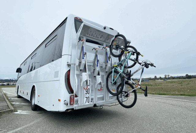 Porte vélos d'un autocar.